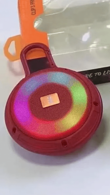 Altavoz Clip 3 Pro - Portátil, Bluetooth, Resistente al Agua, Ideal para Aventura - innovagizmo.com