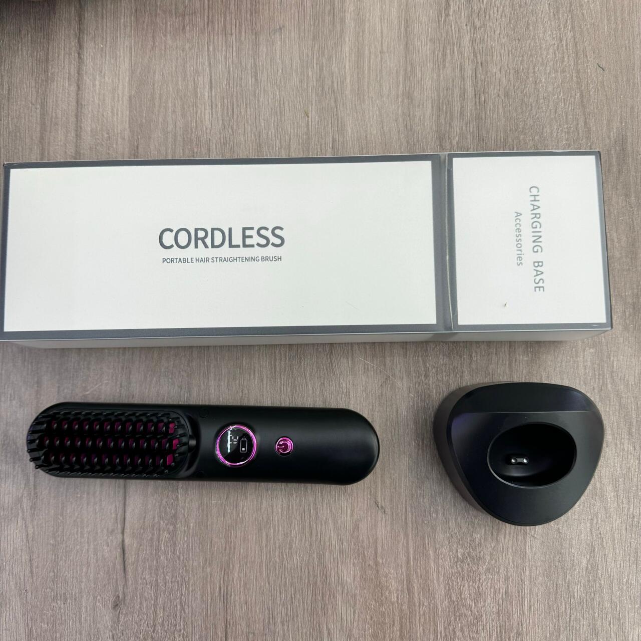 Cepillo Alisador Inalámbrico y Portátil – Cabello Liso al Instante, en Cualquier Lugar - innovagizmo.com