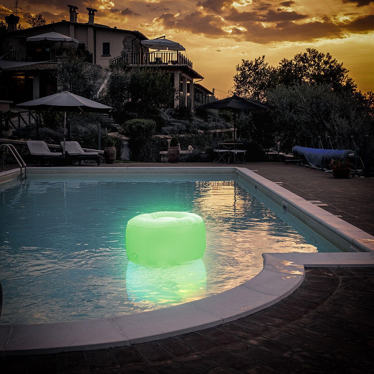 Asiento Hinchable con LED Multicolor y Mando a Distancia Pulight InnovaGoods - innovagizmo.com