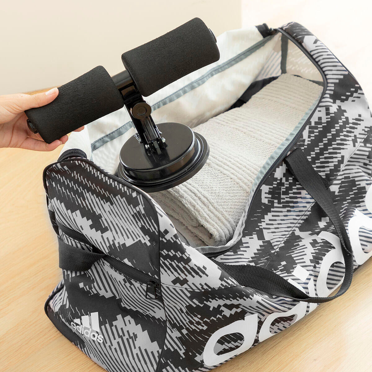 Barra de Sujeción para Abdominales con Ventosa y Guía de Ejercicios CoreUp InnovaGoods - innovagizmo.com