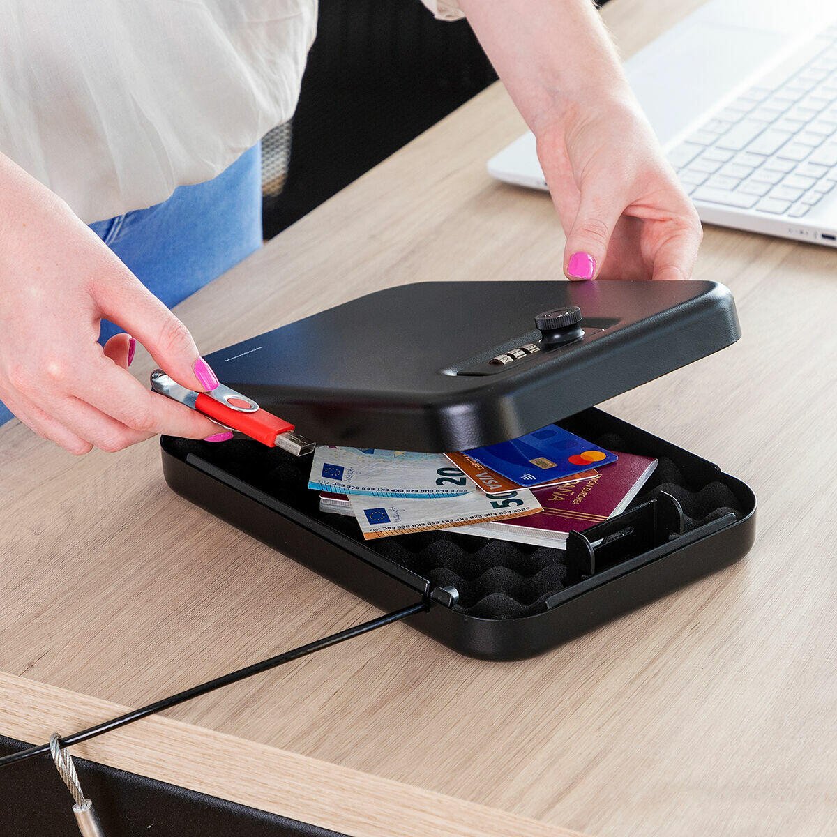 Caja Fuerte Portátil con Cable de Seguridad Prisaven - innovagizmo.com