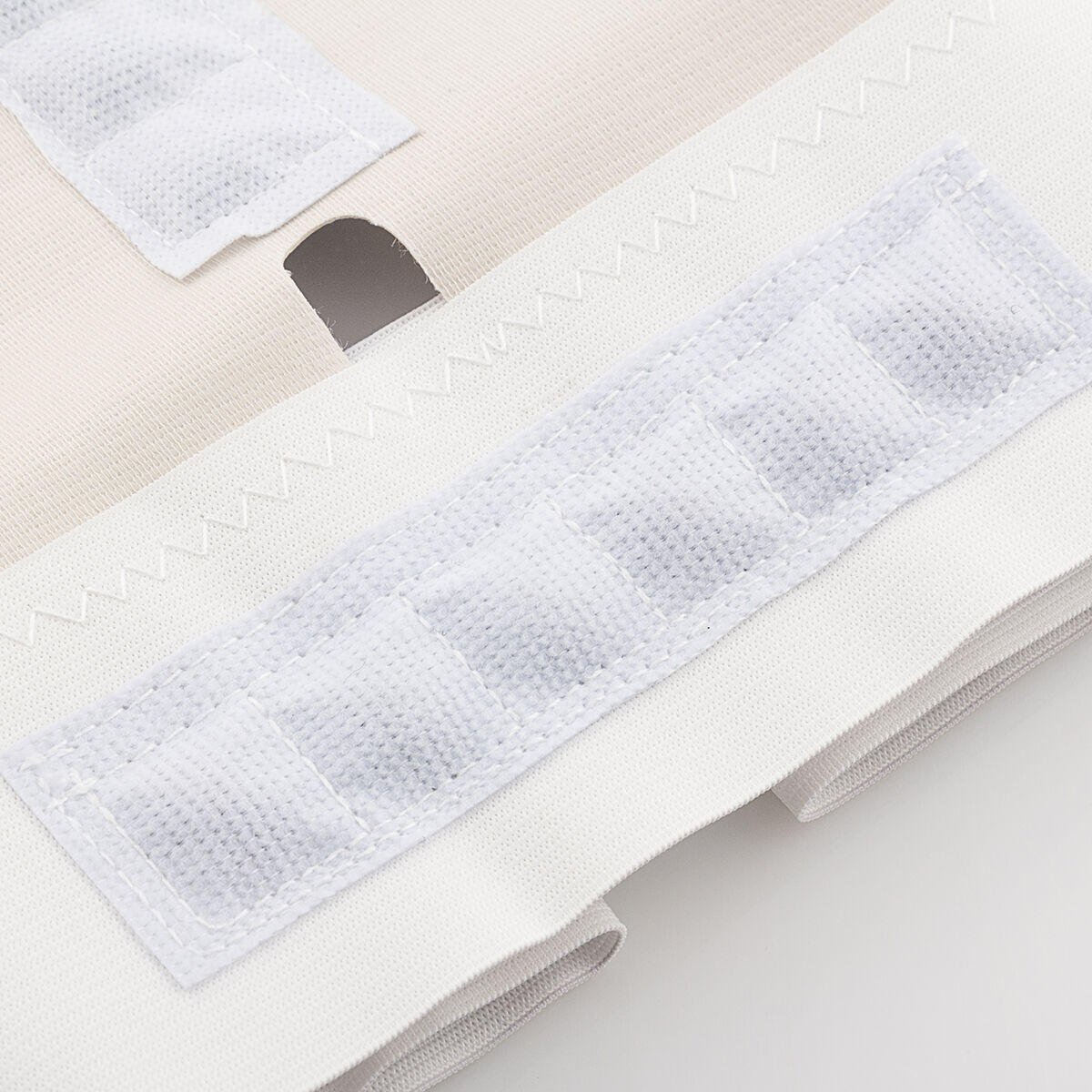 Corrector de Espalda Magnético InnovaGoods - innovagizmo.com