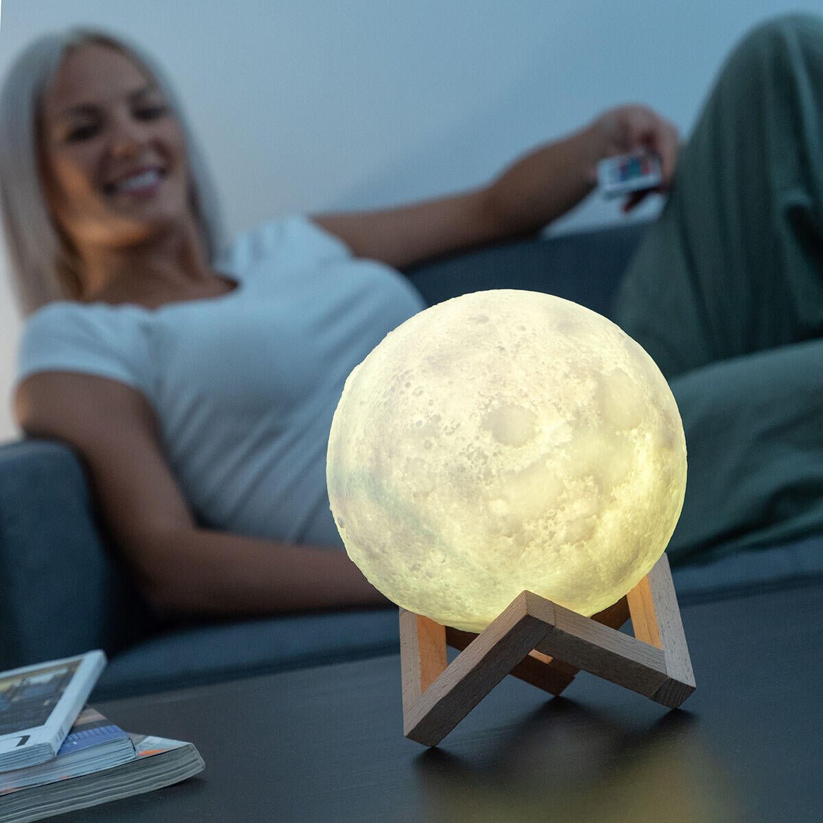 Lámpara LED Recargable Luna Moondy - innovagizmo.com