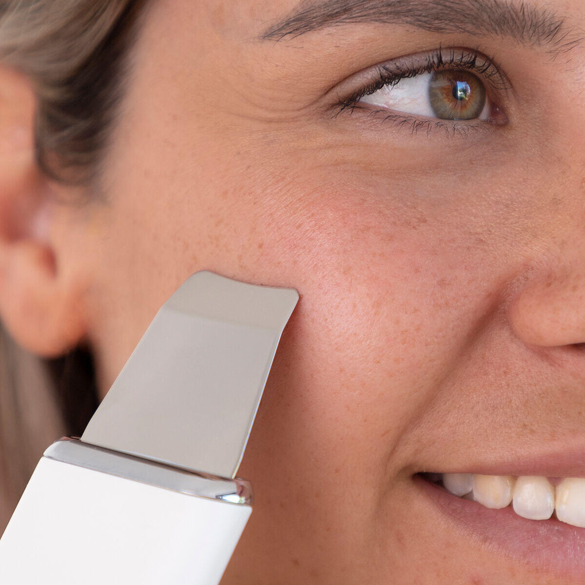 Limpiador Facial Ultrasónico 4 en 1 Falnik - innovagizmo.com