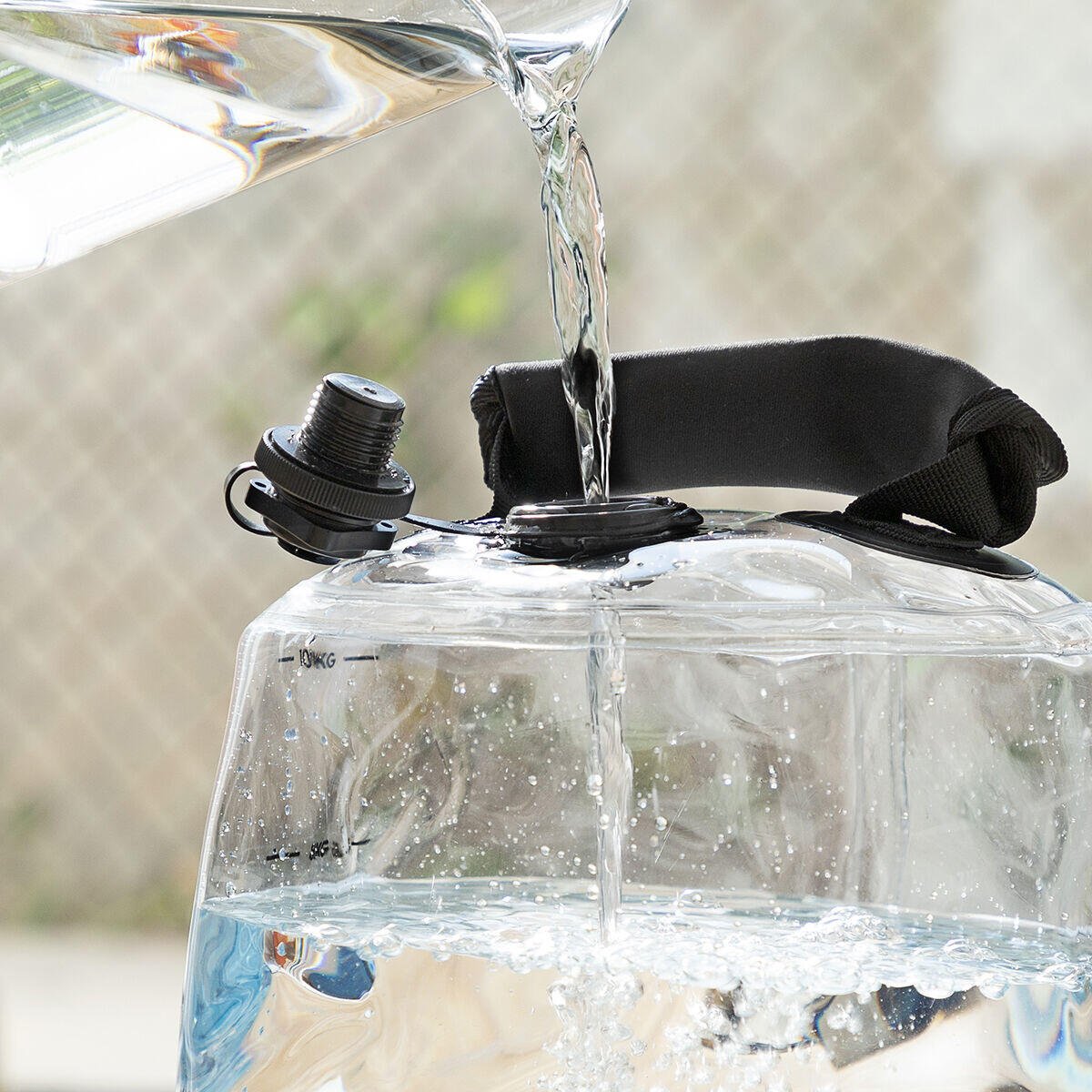 Pesa Rusa de Agua para Entrenamiento Fitness con Guía de Ejercicios Fibell InnovaGoods - innovagizmo.com