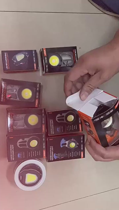 Mini Herramienta Multifunción con LED COB, Silbato de Emergencia y Corta Cinturones