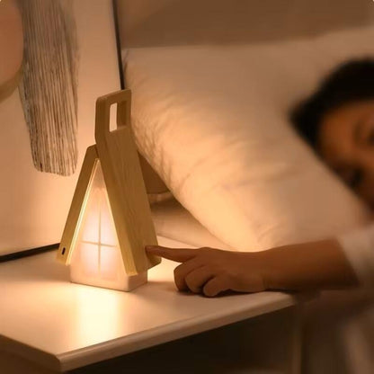 Lámpara de Mesa LED Recargable: Diseño Cabaña Portátil e Inalámbrico