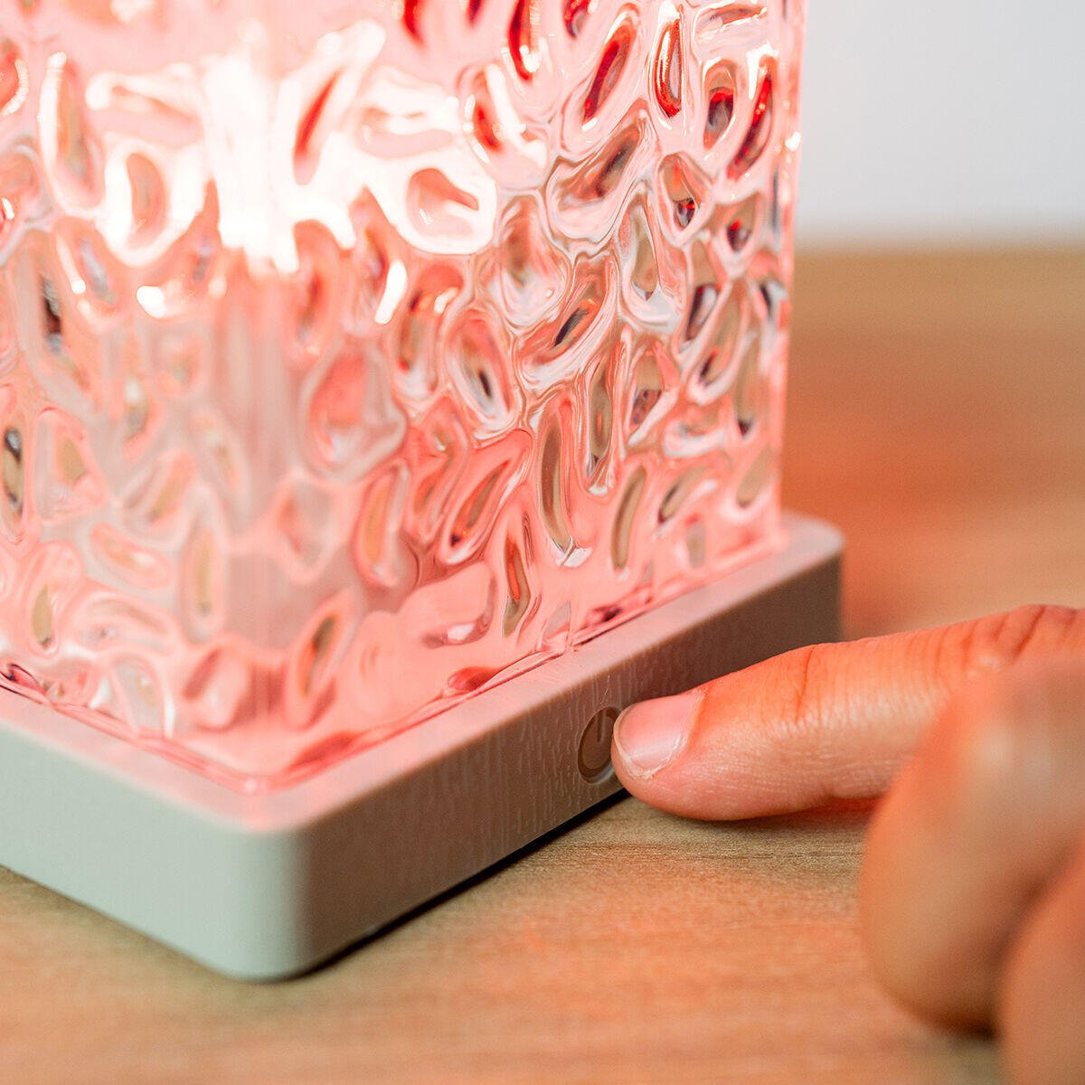 Proyector LED de Auroras Boreales Recargable Boralamp InnovaGoods - innovagizmo.com