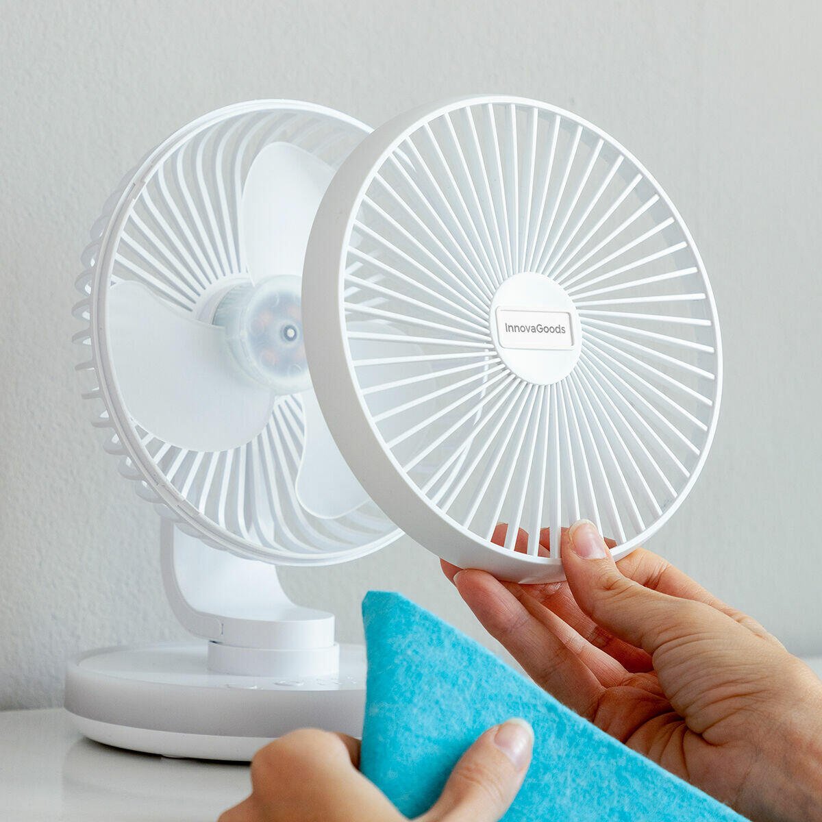Ventilador de Escritorio Recargable con Luz LED – Silencioso, Portátil y Oscilante - innovagizmo.com