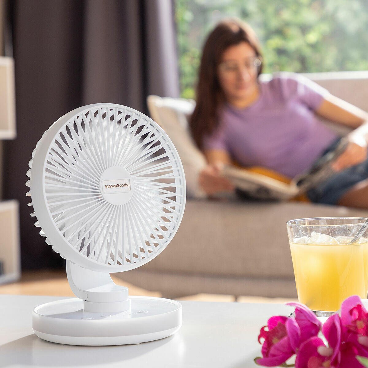 Ventilador de Escritorio Recargable con Luz LED – Silencioso, Portátil y Oscilante - innovagizmo.com